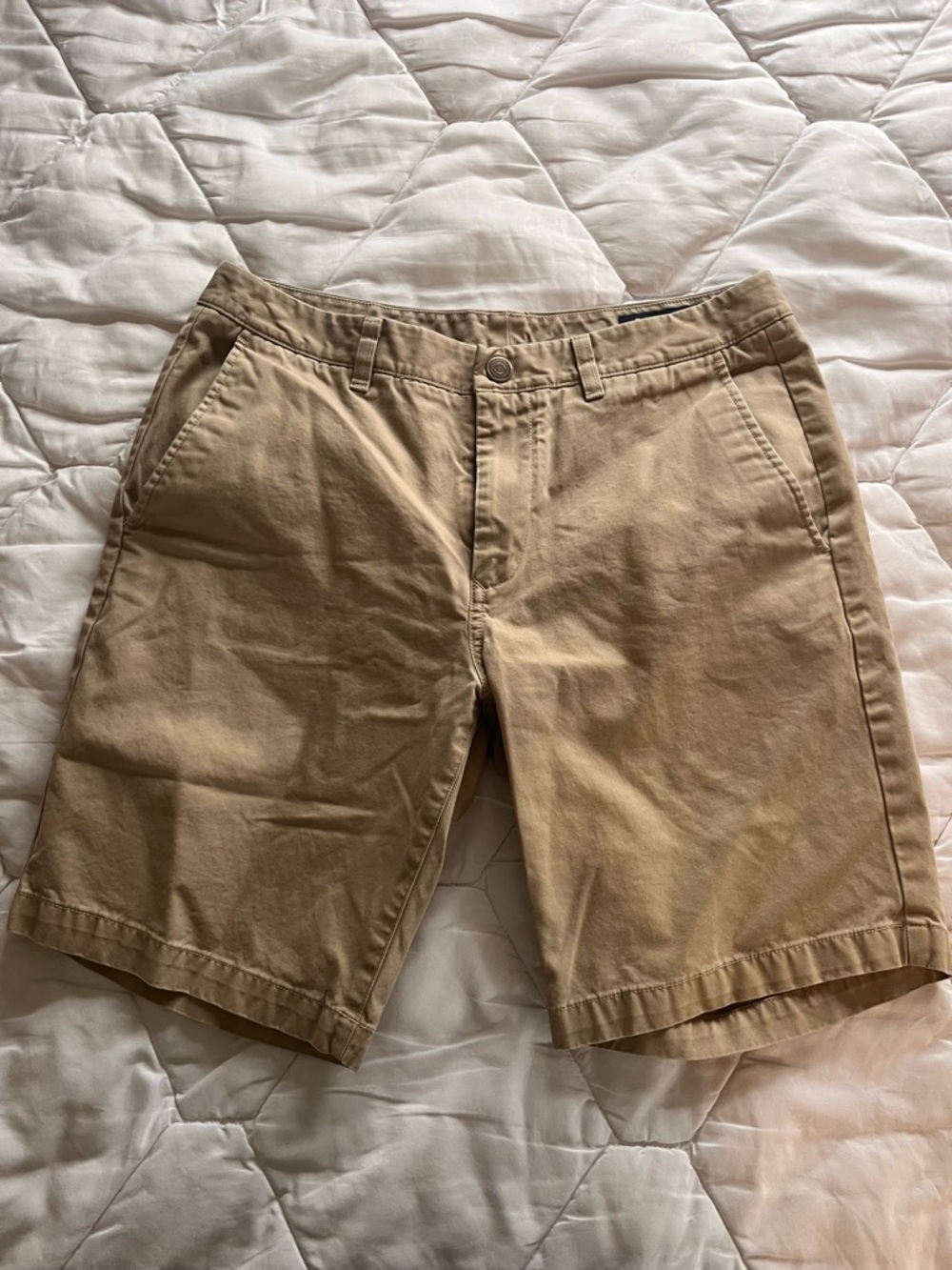 Bonobos Tan Flat Front Chino Shorts. Men’s size 32.